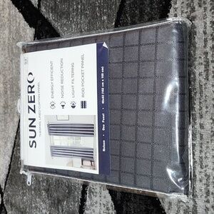 SUN ZERO BLACK THERMAL LINED ONE CURTAIN PANEL ENERGY-EFFICIENT NOISE REDUCTION